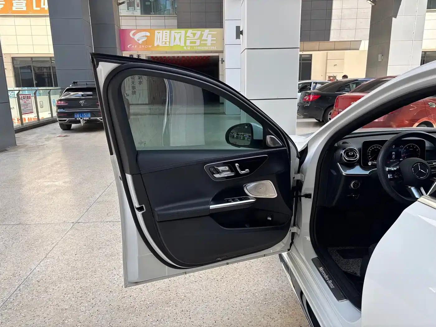 Mercedes-Benz C-Class 2024 Facelift C 260 L Sport Edition — миниатюра 38