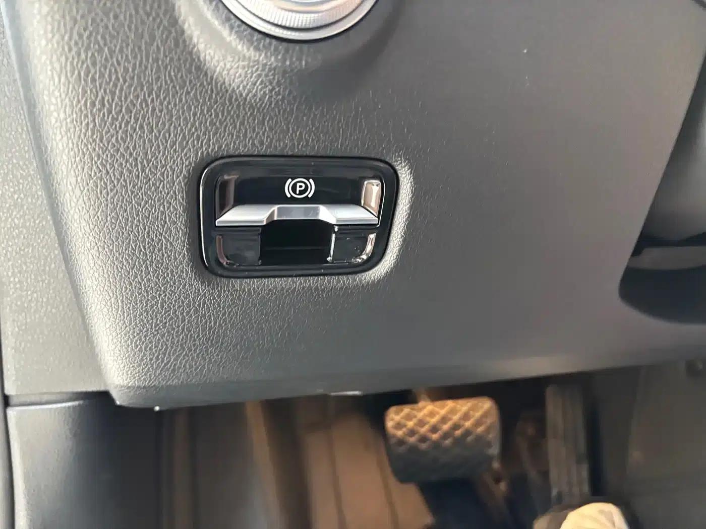Mercedes-Benz C-Class 2024 Facelift C 260 L Sport Edition — миниатюра 42