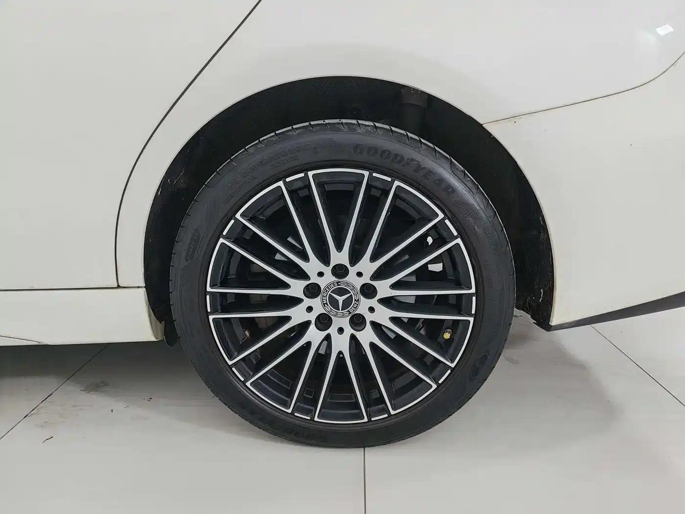 2024 Mercedes-Benz C-Class C 260 L Sport Edition — миниатюра 11