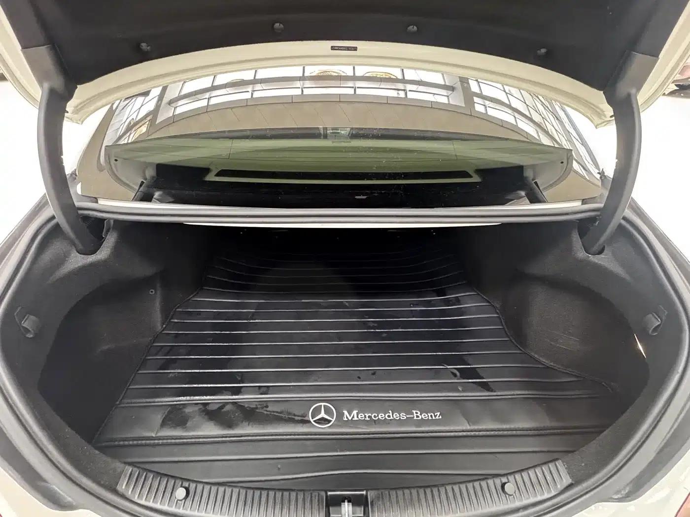 2015 Mercedes-Benz C-Class Facelift C 180 L Sport — миниатюра 14