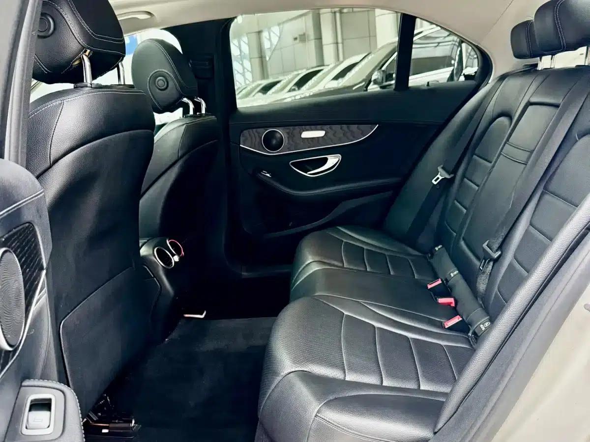 2015 Mercedes-Benz C-Class Facelift C 180 L Sport — миниатюра 17