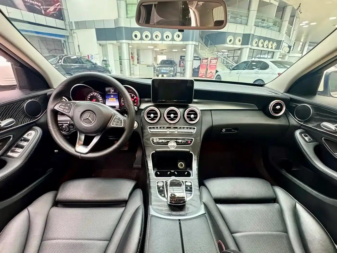 2015 Mercedes-Benz C-Class Facelift C 180 L Sport — миниатюра 18