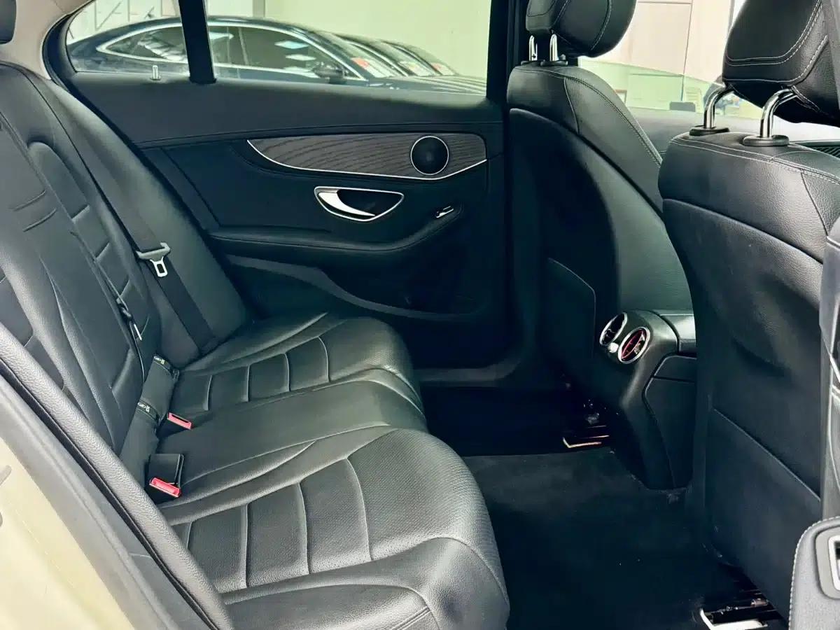 2015 Mercedes-Benz C-Class Facelift C 180 L Sport — миниатюра 24