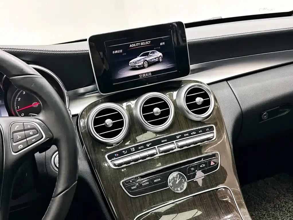 2015 Mercedes-Benz C-Class C 200 L — миниатюра 14