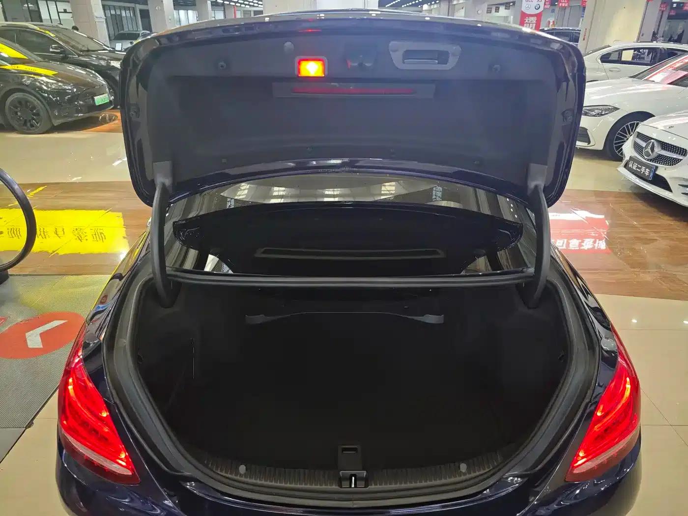 2018 Mercedes-Benz C-Class C 200 L Sport Edition — миниатюра 11