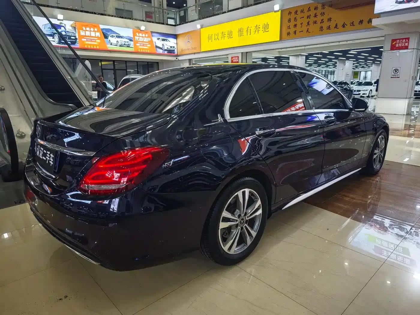 2018 Mercedes-Benz C-Class C 200 L Sport Edition — миниатюра 4