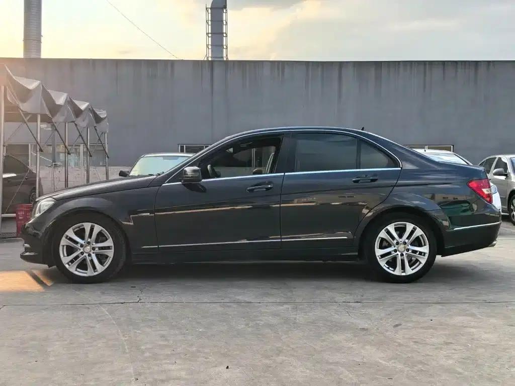 Mercedes-Benz C-Class 2011 C 200 CGI Fashion Model — миниатюра 7