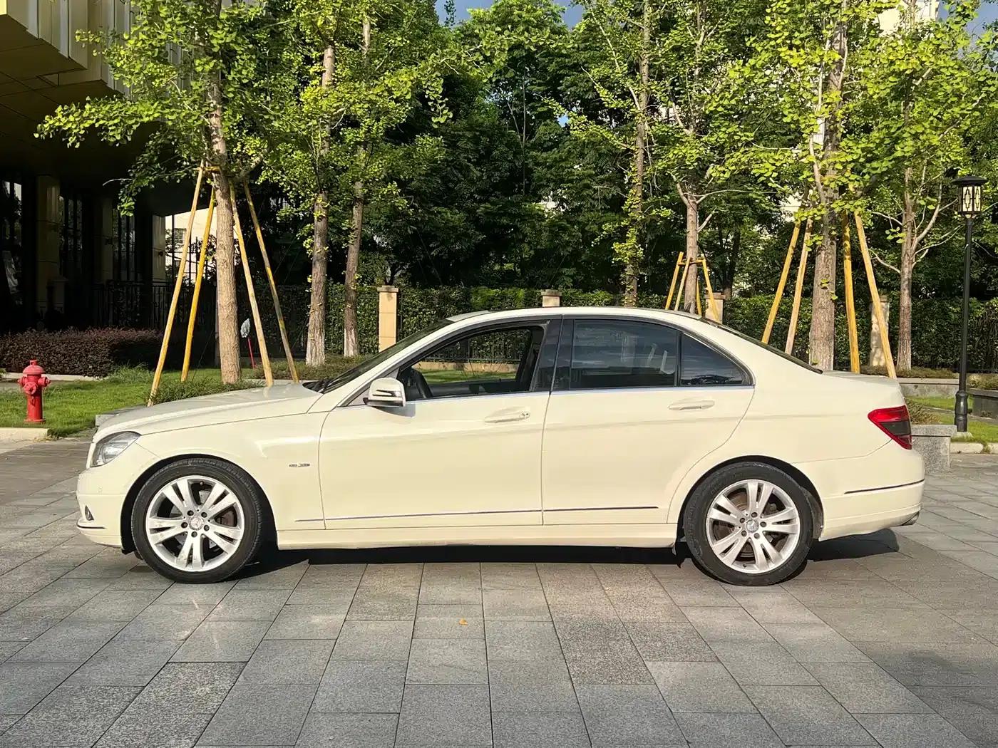 Mercedes-Benz C-Class 2010 C 200 CGI Elegance — миниатюра 3