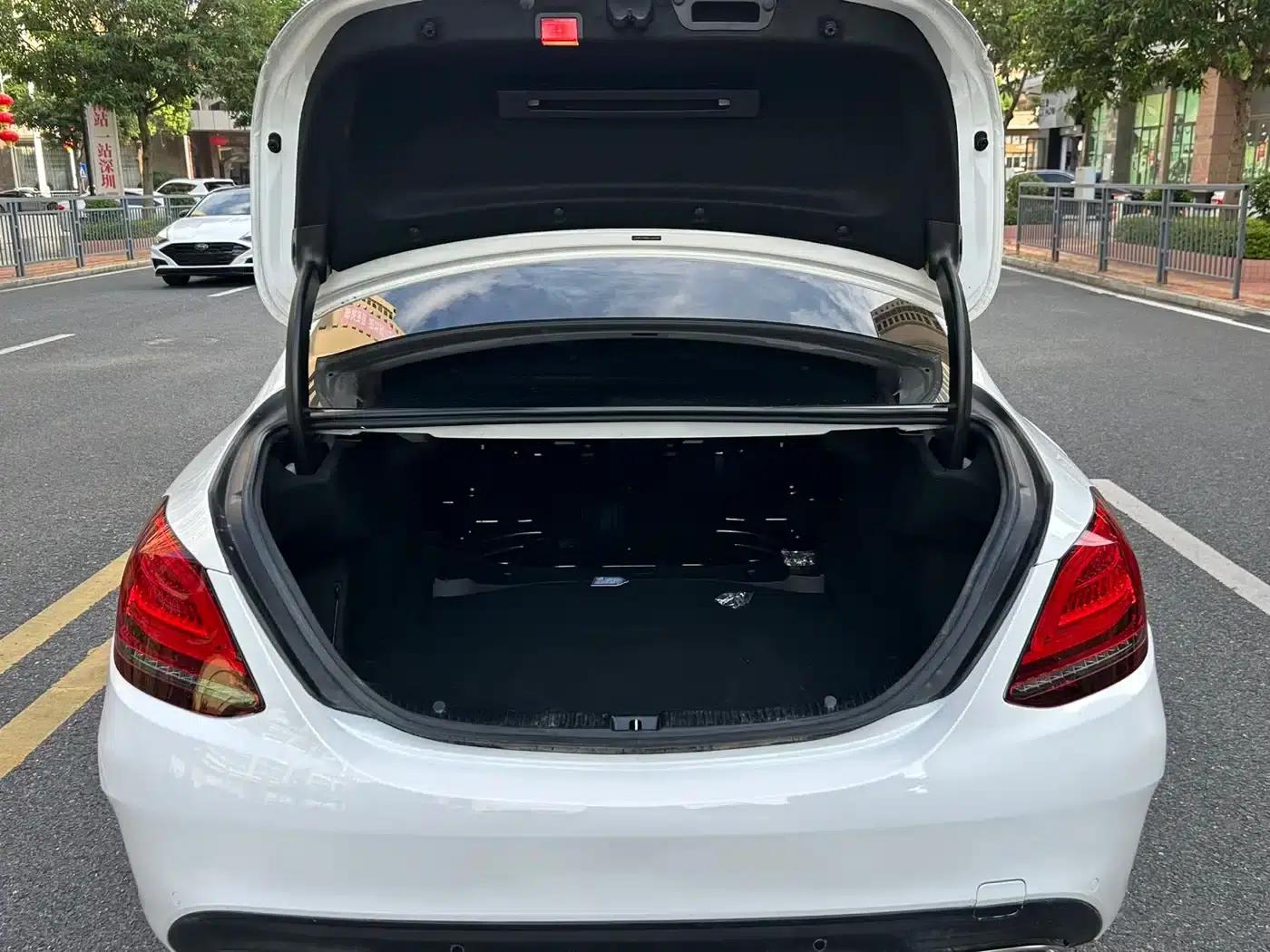 2020 Mercedes-Benz C-Class C 260 L Sport Edition — миниатюра 22