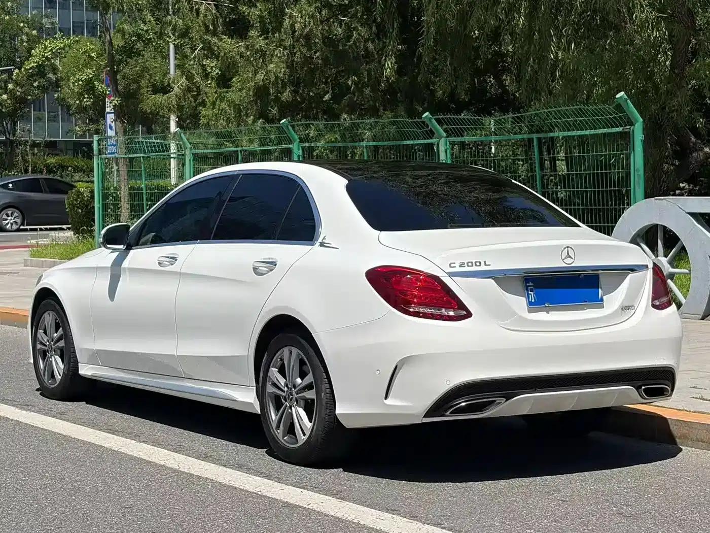 Mercedes-Benz C-Class 2017 Facelift C 200 L Sport Edition — миниатюра 15