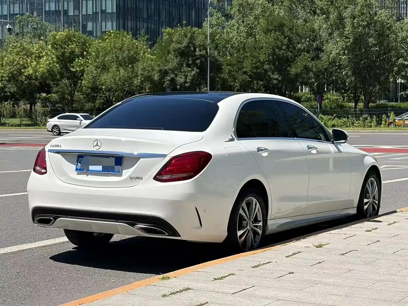 Mercedes-Benz C-Class 2017 Facelift C 200 L Sport Edition — миниатюра 17