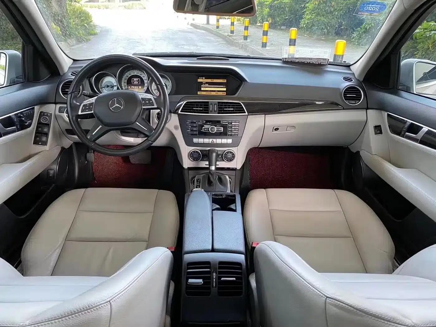 2011 Mercedes-Benz C-Class C 200 CGI Elegance — миниатюра 3