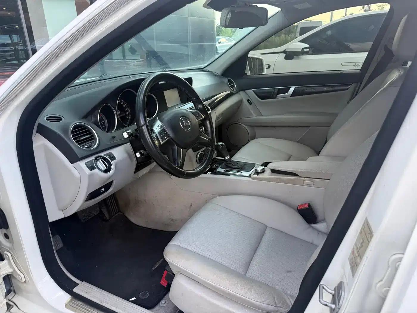 Mercedes-Benz C-Class 2013 C 180 CGI Classic — миниатюра 5