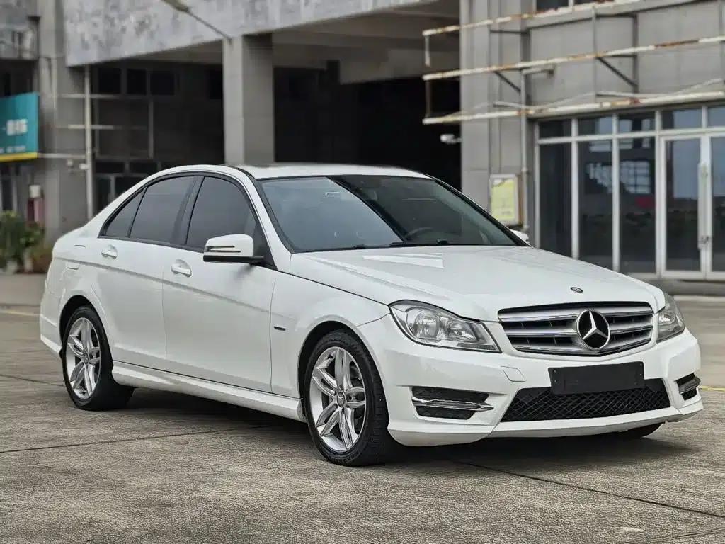 Mercedes-Benz C-Class 2013 C 180 CGI Classic — миниатюра 3