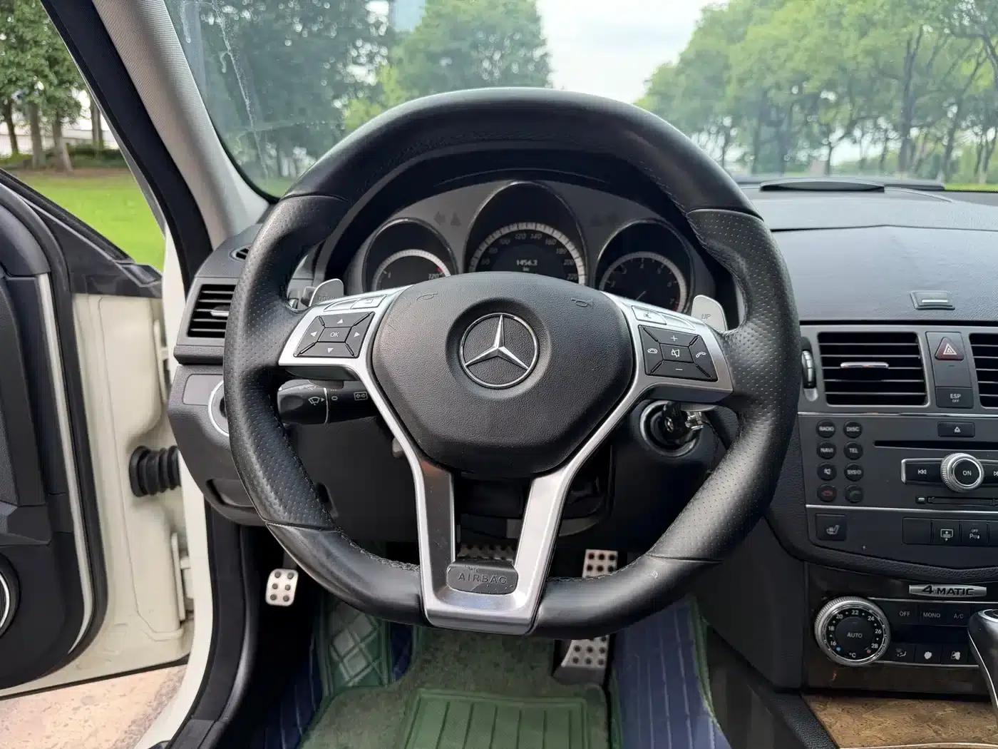 2010 Mercedes-Benz C-Class C 300 Sport — миниатюра 16