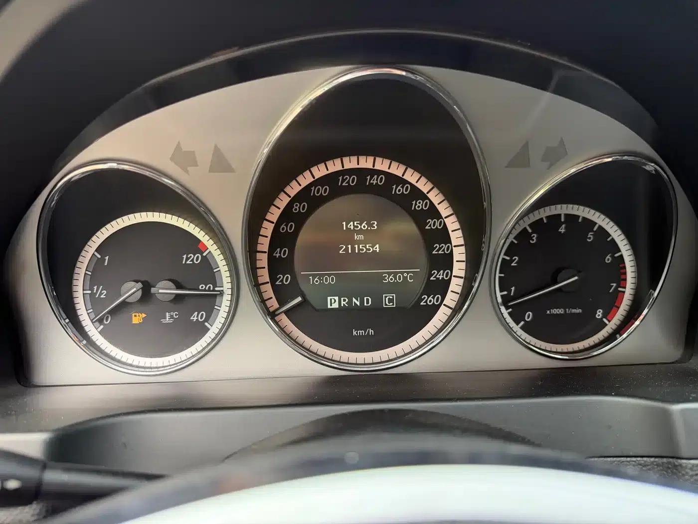 2010 Mercedes-Benz C-Class C 300 Sport — миниатюра 20