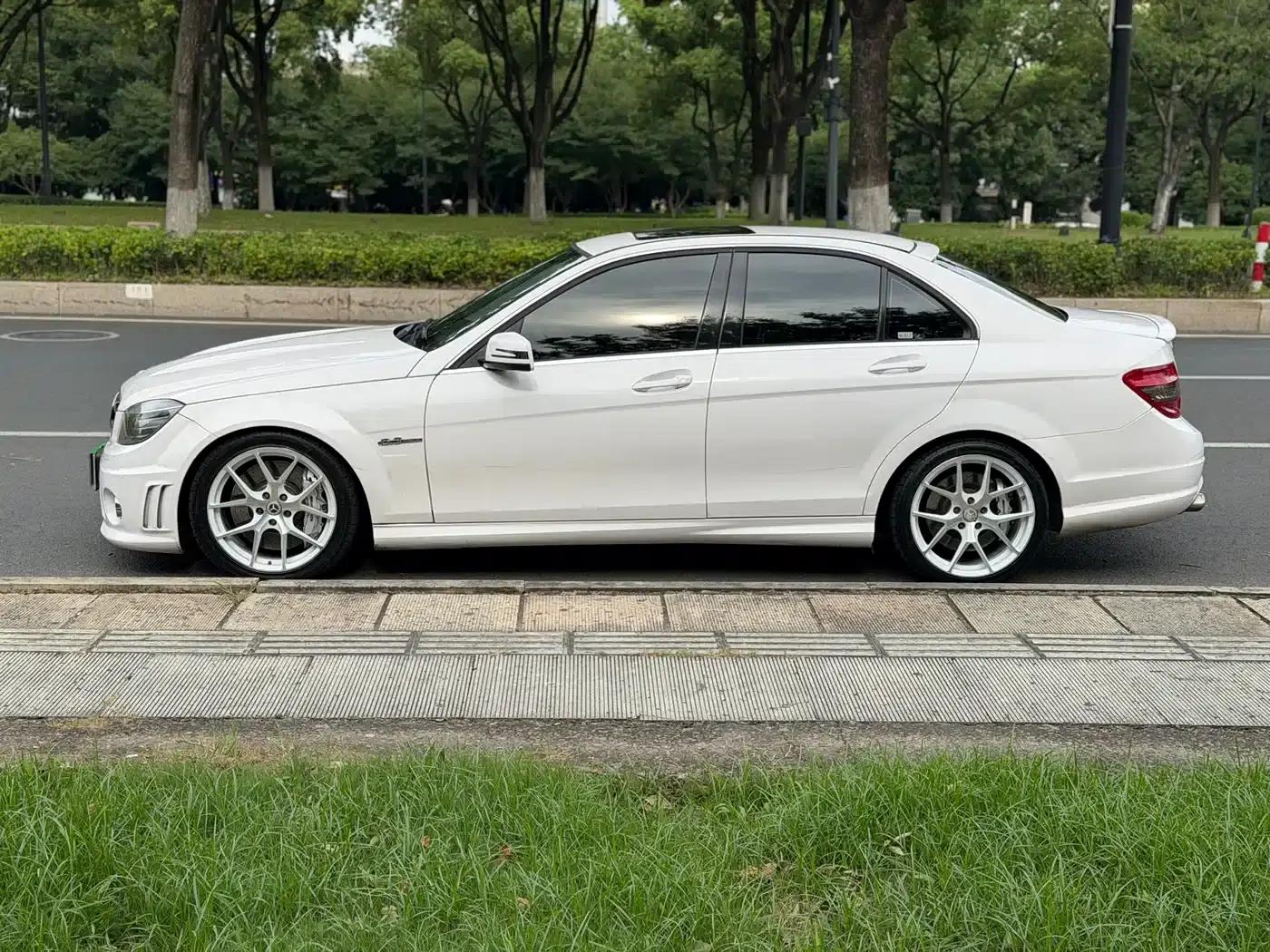 2010 Mercedes-Benz C-Class C 300 Sport — миниатюра 4