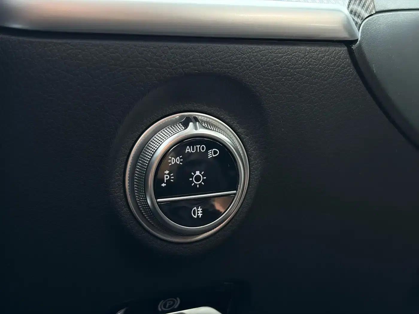 2023 Mercedes-Benz C-Class C 260 L Sport Edition — миниатюра 17