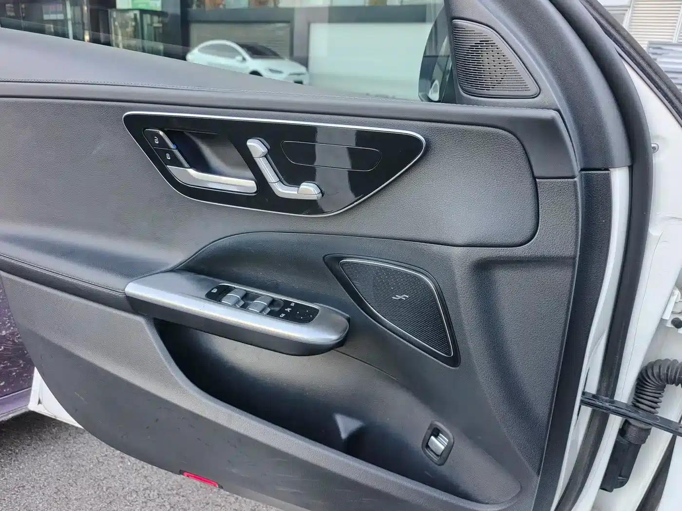 2025 Mercedes-Benz C-Class C 260 L Sport Edition — миниатюра 8