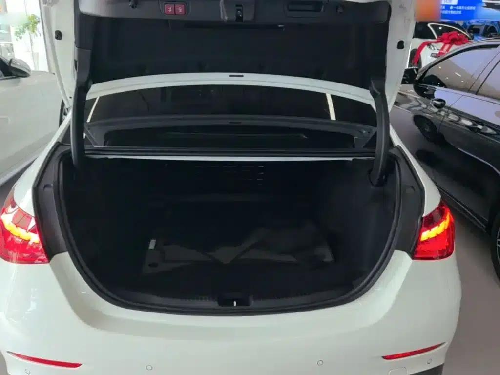 Mercedes-Benz C-Class 2024 Facelift C 260 L Sport Edition — миниатюра 19