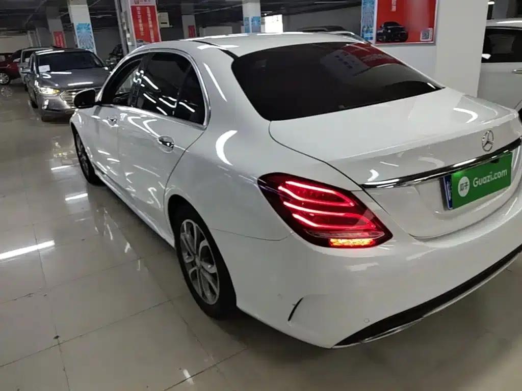 2016 Mercedes-Benz C-Class C 180 L Sport — миниатюра 23
