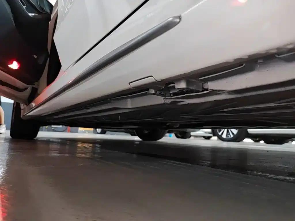 2016 Mercedes-Benz C-Class C 200 L Sport — миниатюра 22