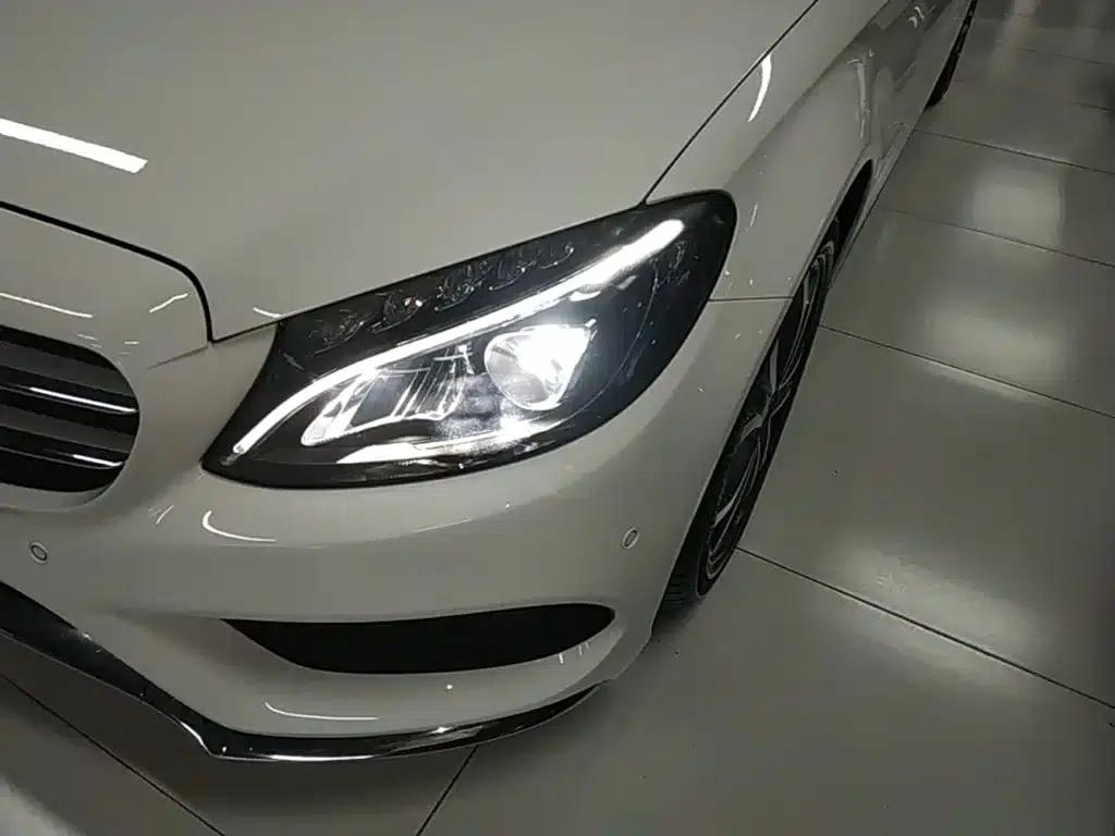 2015 Mercedes-Benz C-Class C 200 L Sport — миниатюра 24