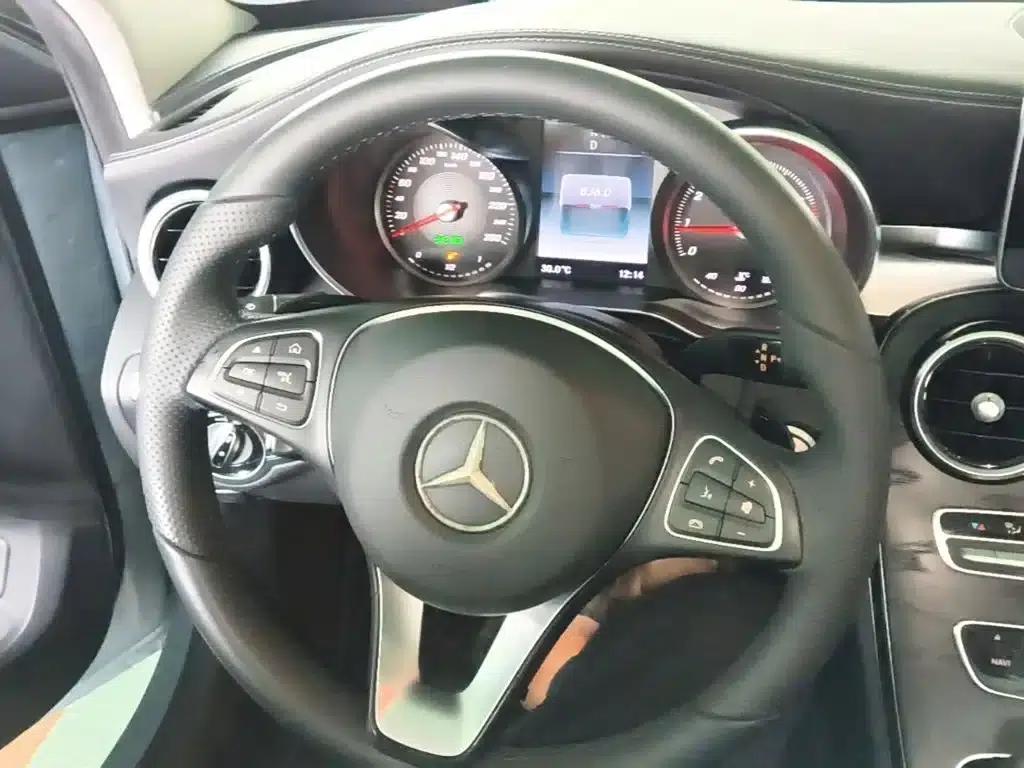 2016 Mercedes-Benz C-Class C 200 L Sport — миниатюра 11