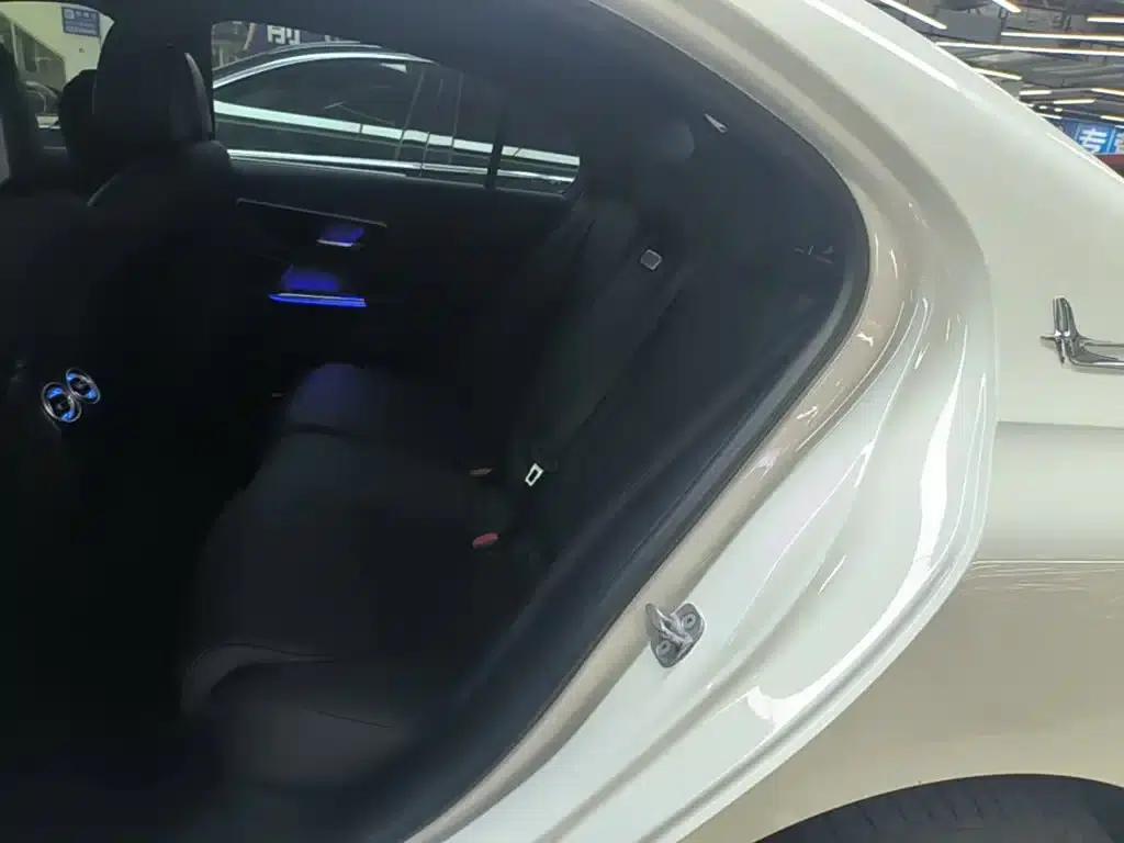Mercedes-Benz C-Class 2025 Facelift C 260 L Sport Edition — миниатюра 17