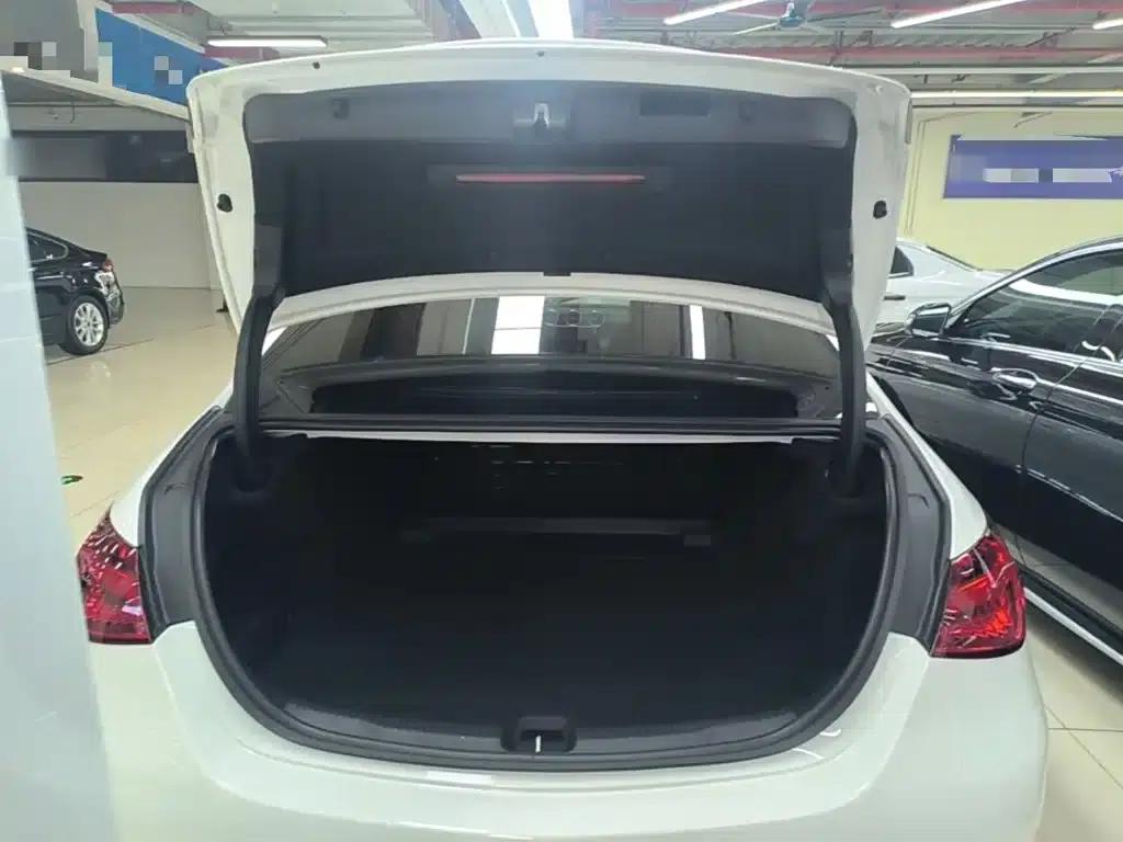Mercedes-Benz C-Class 2025 Facelift C 260 L Sport Edition — миниатюра 19