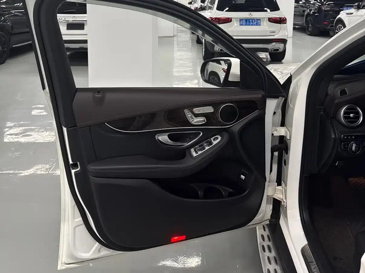 2016 Mercedes-Benz GLC 260 4MATIC Luxury — миниатюра 7