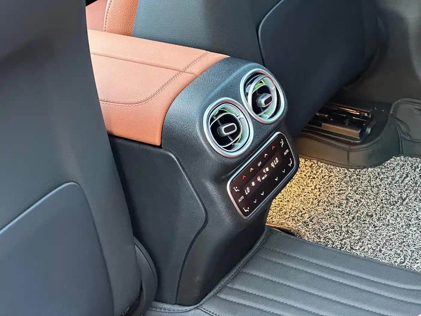 2025 Mercedes-Benz GLC 300 L 4MATIC Luxury 5-seater — миниатюра 11