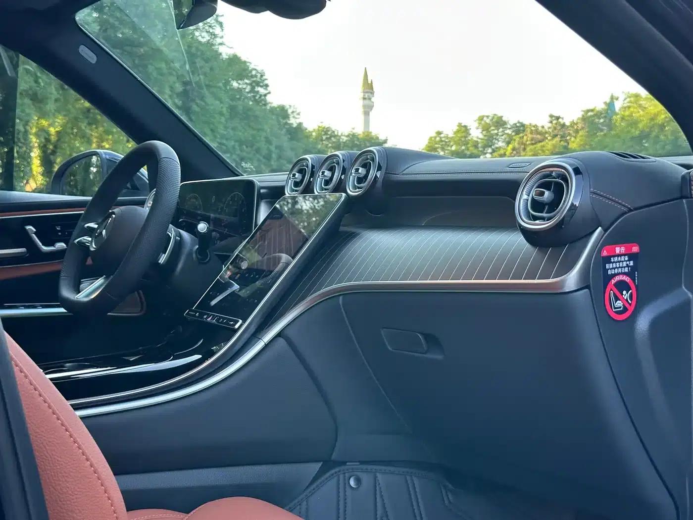 2025 Mercedes-Benz GLC 300 L 4MATIC Luxury 5-seater — миниатюра 5