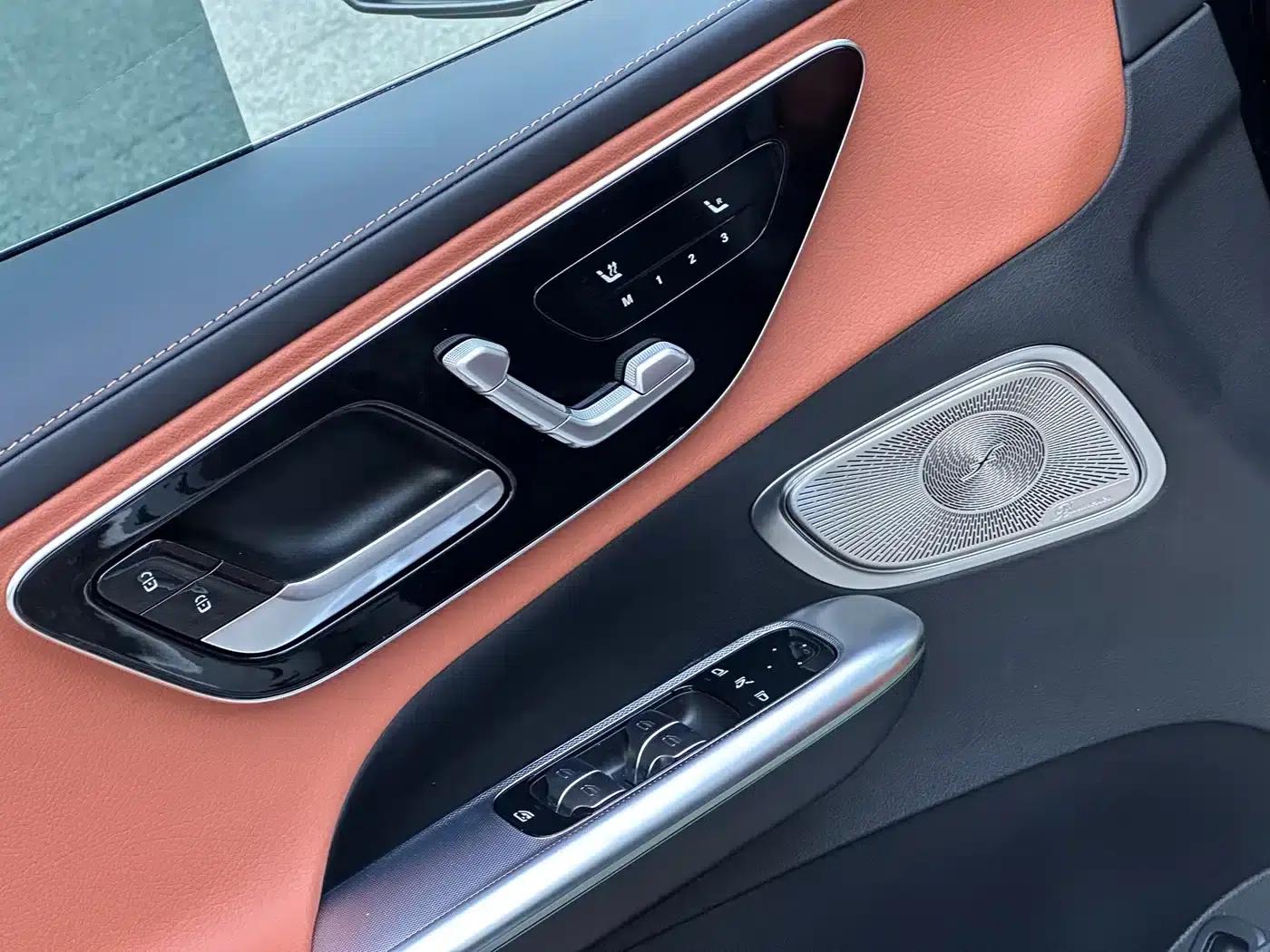 2025 Mercedes-Benz GLC 300 L 4MATIC Luxury 5-seater — миниатюра 7
