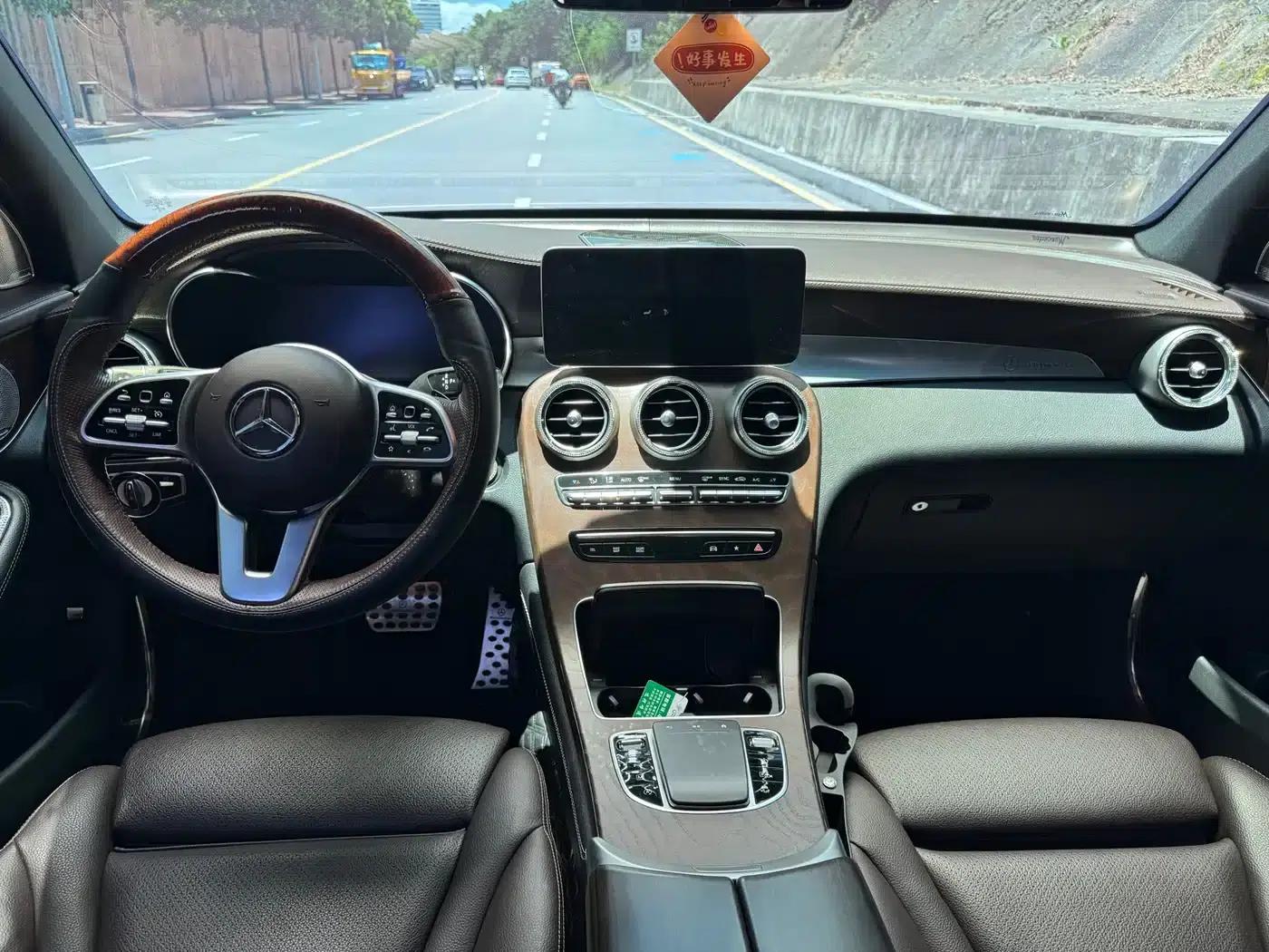 2020 Mercedes-Benz GLC Facelift: GLC 260 L 4MATIC Luxury — миниатюра 8