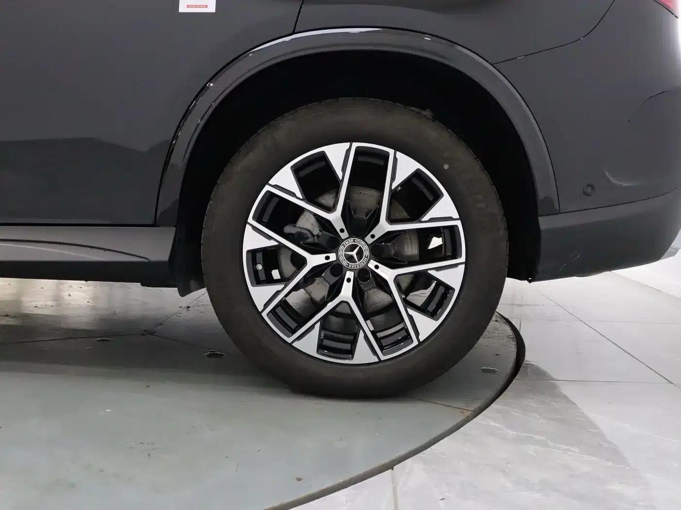 2024 Mercedes-Benz GLC 260 L 4MATIC Luxury 5-seater — миниатюра 12