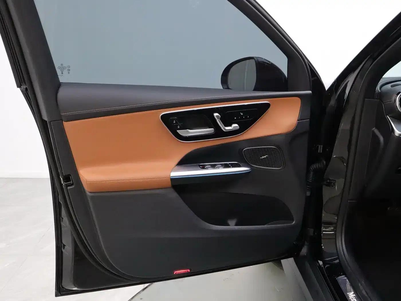 2024 Mercedes-Benz GLC 260 L 4MATIC Luxury 5-seater — миниатюра 15