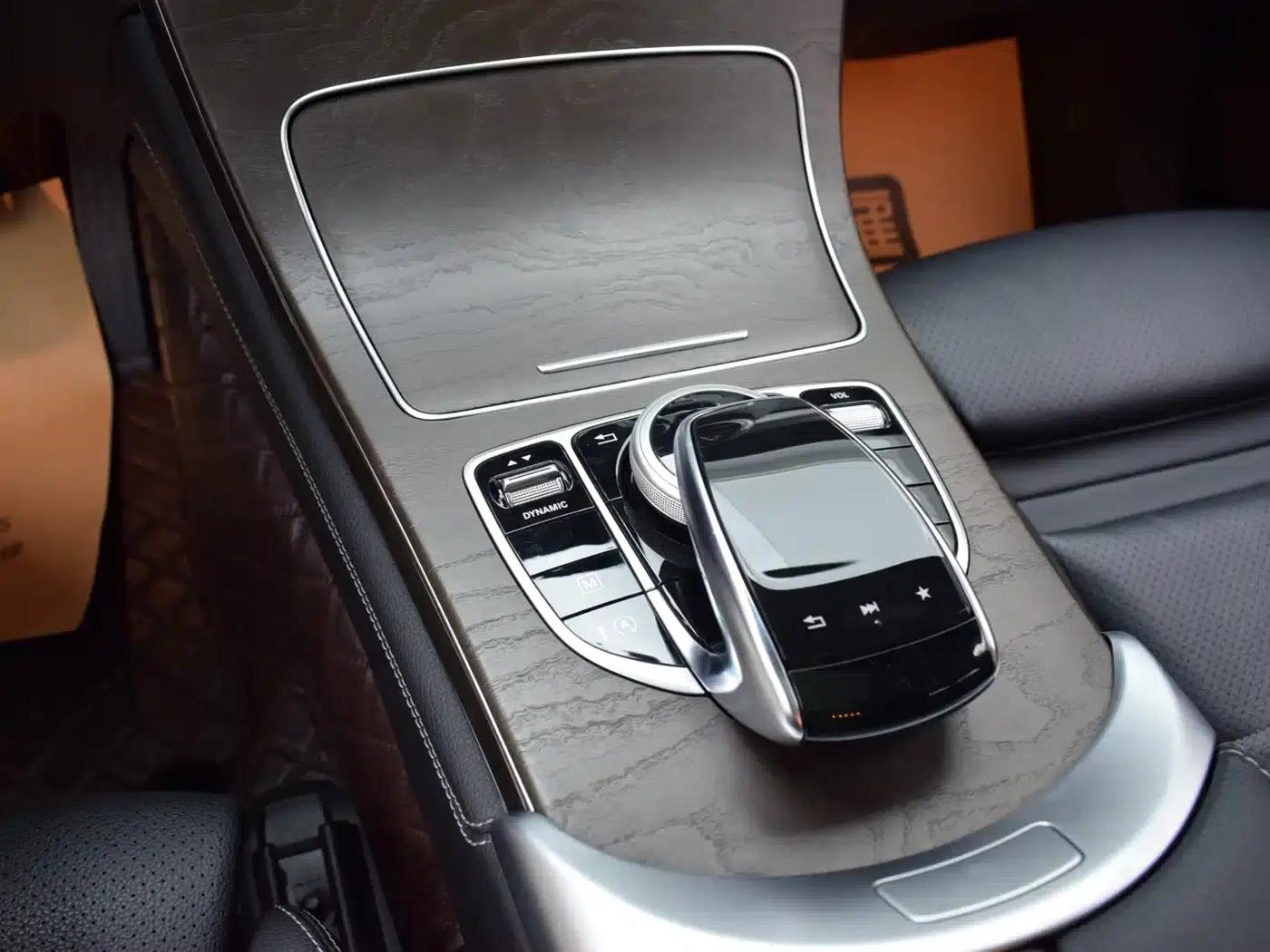 2019 Mercedes-Benz GLC 300 L 4MATIC Dynamic — миниатюра 18