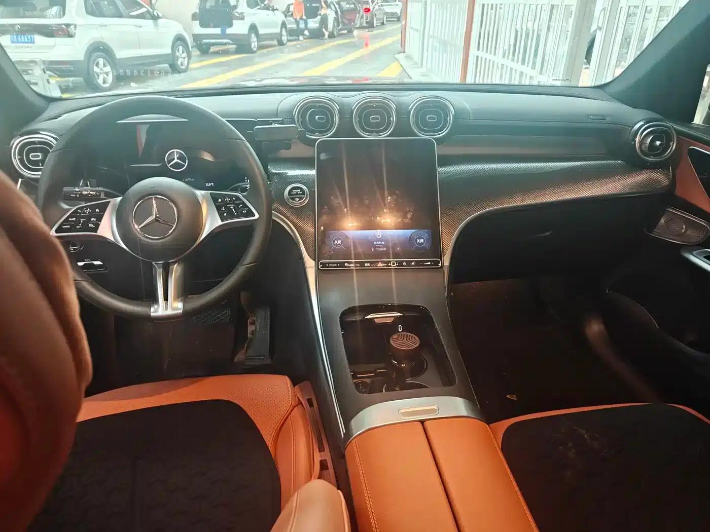 2024 Mercedes-Benz GLC 260 L 4MATIC Dynamic 5-seater — миниатюра 4