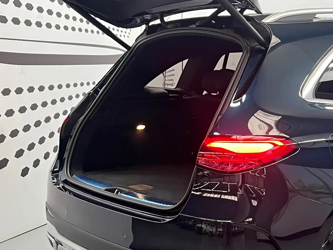 2024 Mercedes-Benz GLC 300 L 4MATIC Dynamic 5-seater — миниатюра 5