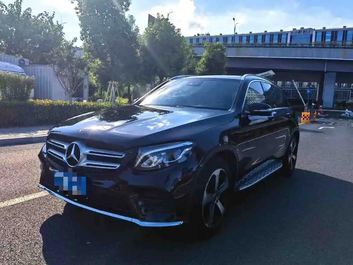 2018 Mercedes-Benz GLC 260 4MATIC Luxury — миниатюра 1