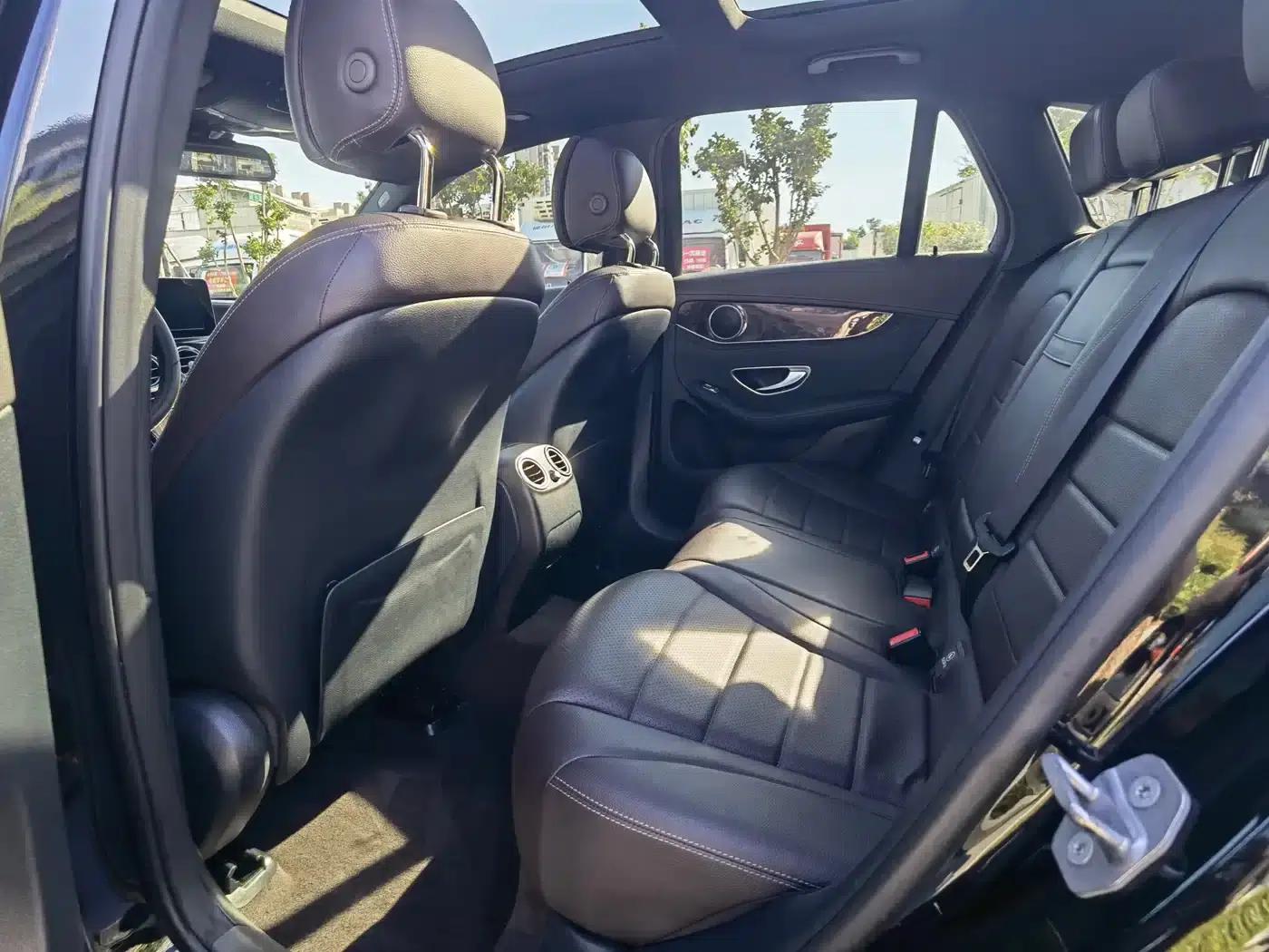 2018 Mercedes-Benz GLC 260 4MATIC Luxury — миниатюра 3