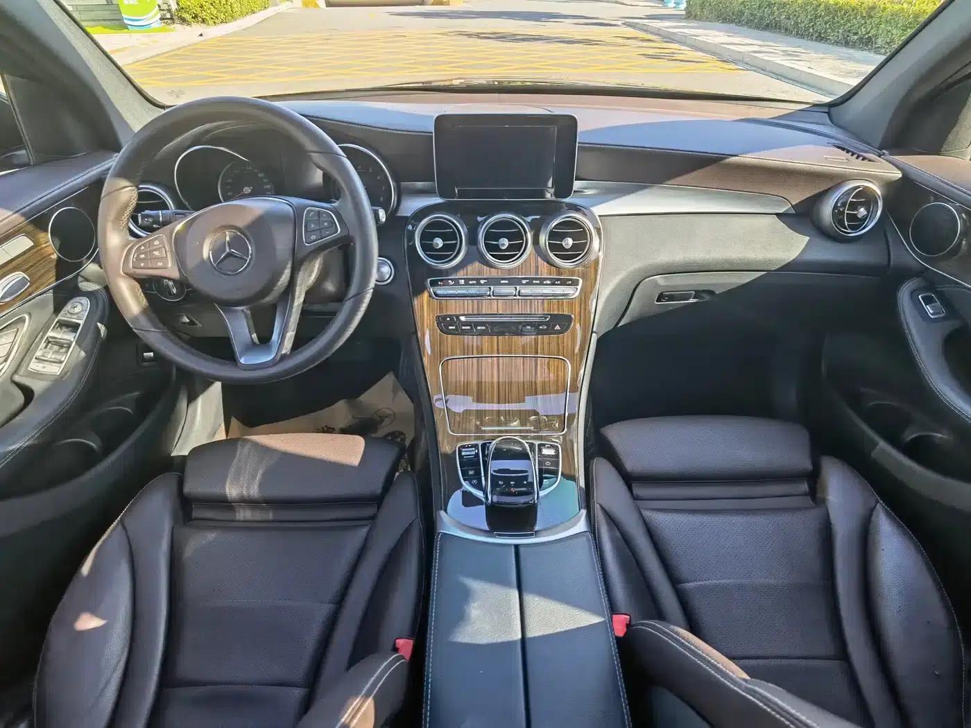 2018 Mercedes-Benz GLC 260 4MATIC Luxury — миниатюра 4