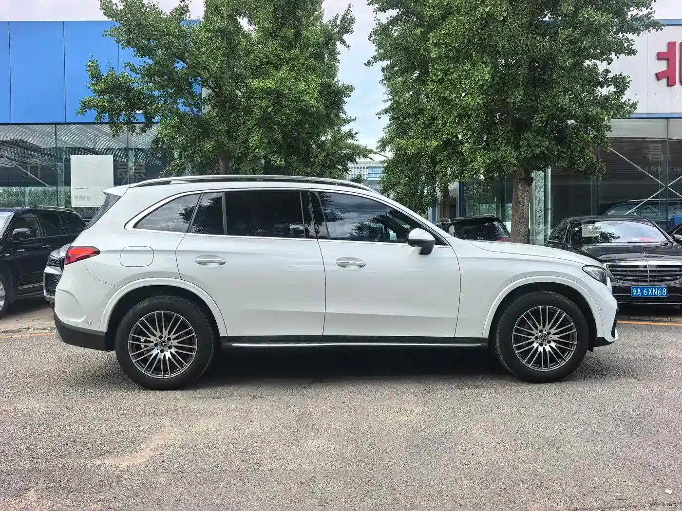 2023 Mercedes-Benz GLC 300 L 4MATIC Dynamic 5-seater — миниатюра 17