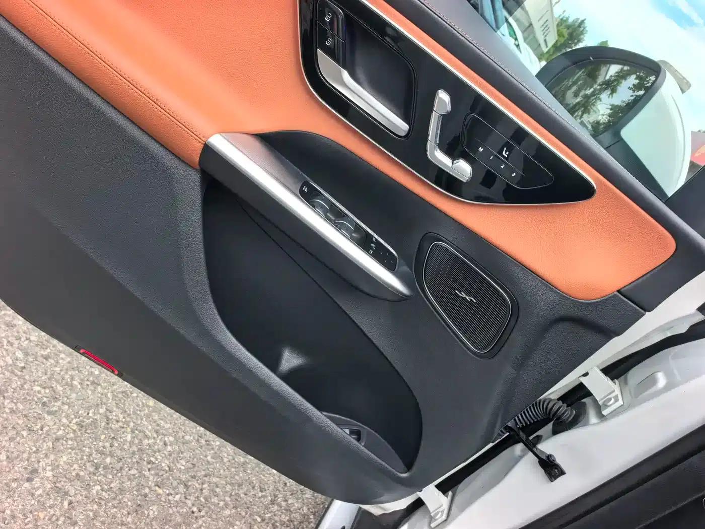 2023 Mercedes-Benz GLC 300 L 4MATIC Dynamic 5-seater — миниатюра 4