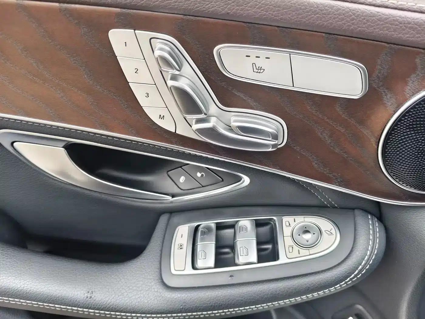 2016 Mercedes-Benz GLC 300 4MATIC Dynamic — миниатюра 16