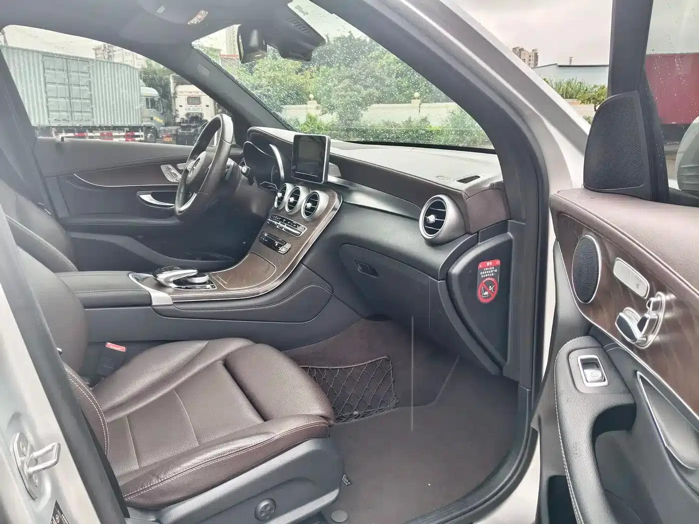 2016 Mercedes-Benz GLC 300 4MATIC Dynamic — миниатюра 9