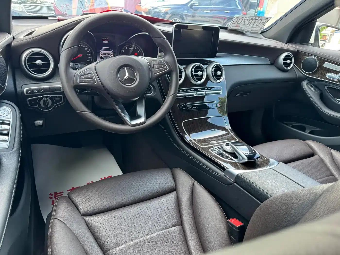 Mercedes-Benz GLC 2019 GLC 260 4MATIC Luxury — миниатюра 6