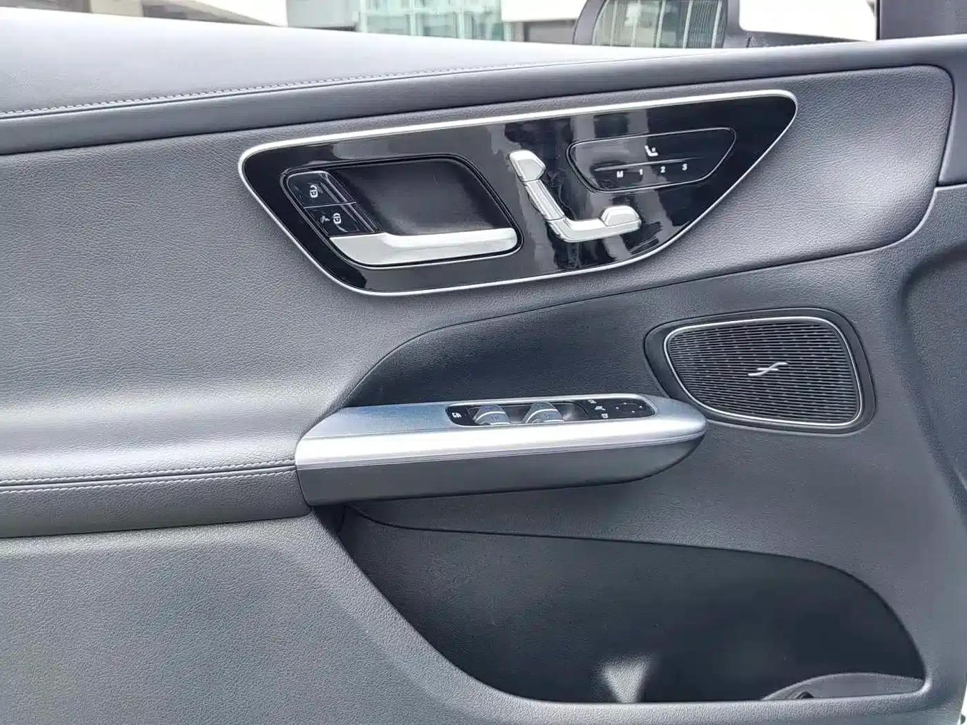 2023 Mercedes-Benz GLC 300 L 4MATIC Dynamic 5-seater — миниатюра 6