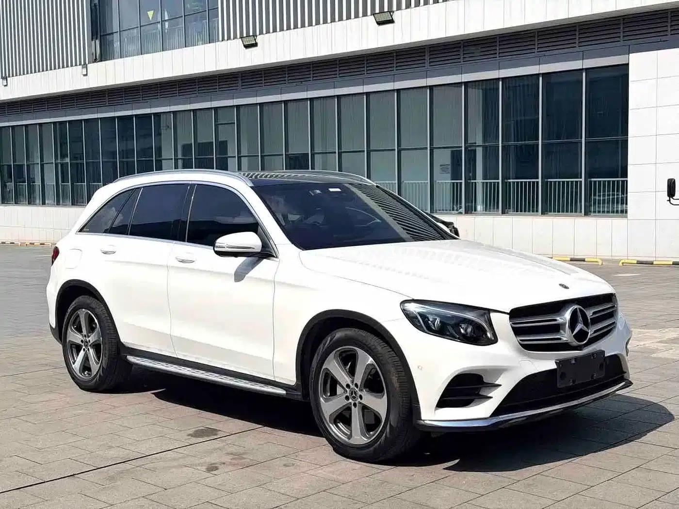 2017 Mercedes-Benz GLC 300 4MATIC Dynamic — миниатюра 3